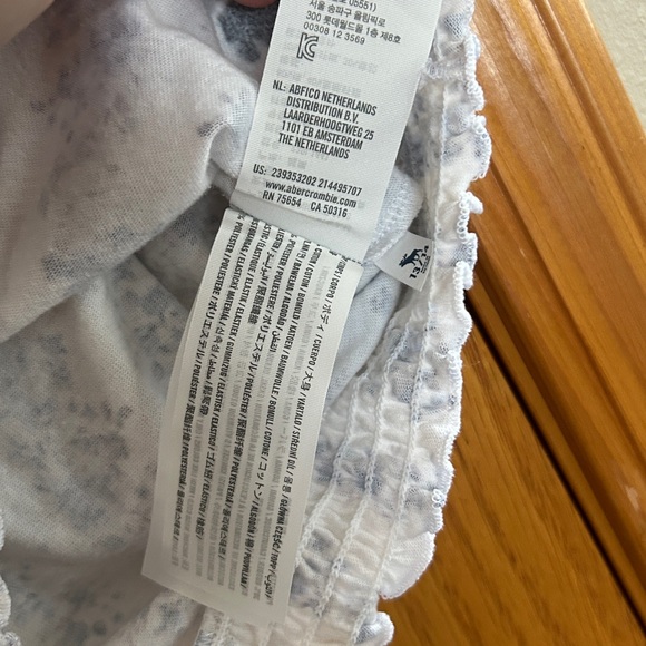 Abercrombie Kids Blue and White Floral Blouse Sz 13/14 - Picture 5 of 5